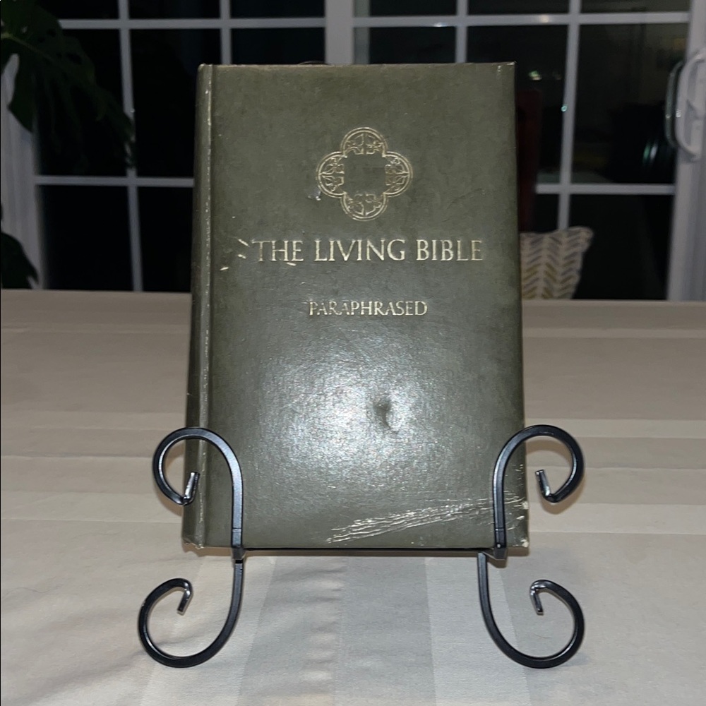 The Living Bible Paraphrased Hardcover
